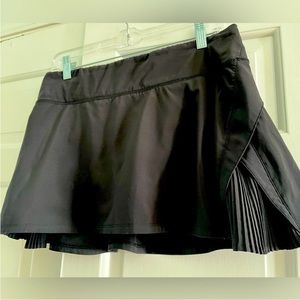 Lululemon skort - size 10 - black